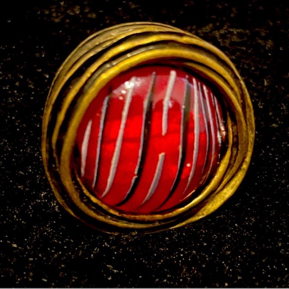 HOST PICK ZARA Beautiful Statement Ring, Crystal Glass encased in brass🔥🔥🔥 - Picture 6 of 8